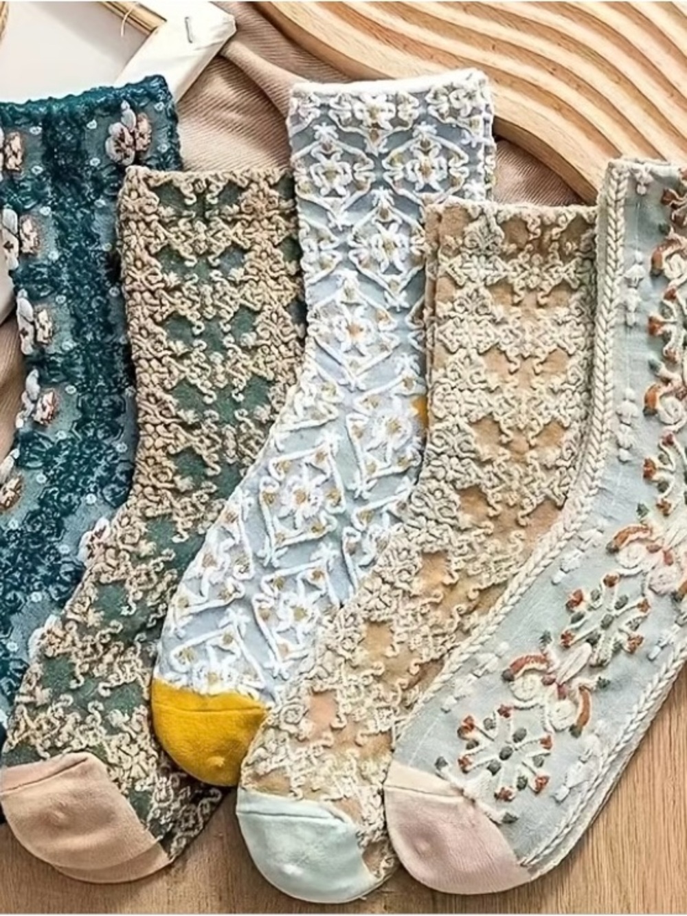 5 Pairs Floral Embroidered Lace Socks - Mixed Pastel Colors